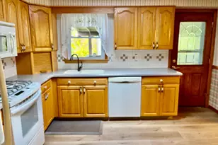 124 Plainfield Dr, Watertown, CT 06779 - Photo 8