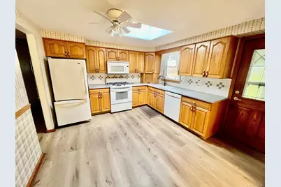 124 Plainfield Drive, Watertown, CT 06779 - Photo 6