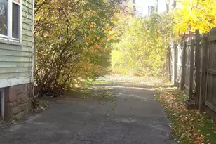 11 Marshall St, Hartford, CT 06105 - Photo 8