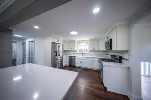 22 Eastview Dr, Windsor, CT 06095 - Photo 4