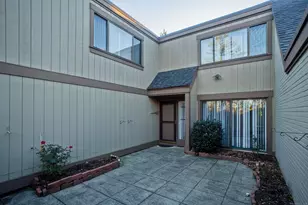 85 Viscount Dr, Milford, CT 06460 - Photo 4