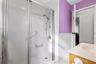 4 Laura Ln, New Haven, CT 06512 - Photo 18