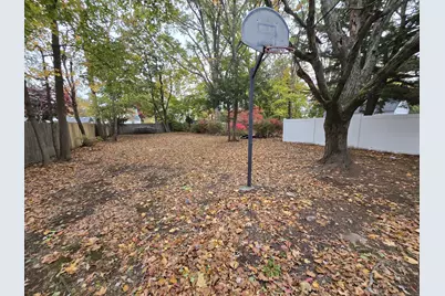 33 Bank Street, Hamden, CT 06514 - Photo 32