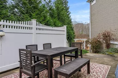 33 Marshfield Road, East Lyme, CT 06357 - Photo 32