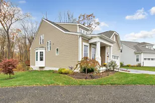 930 Tillinghast Dr, Oxford, CT 06478 - Photo 4