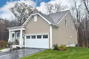 930 Tillinghast Dr, Oxford, CT 06478 - Photo 2