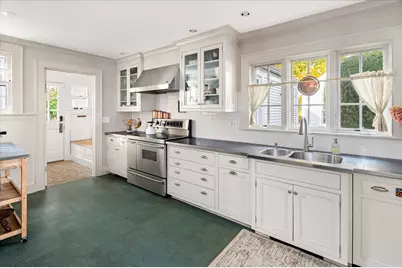 605 Brooklawn Avenue, Fairfield, CT 06825 - Photo 4