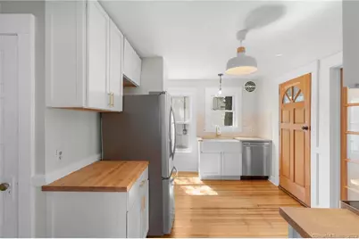 22 Sycamore Lane, Waterbury, CT 06705 - Photo 12