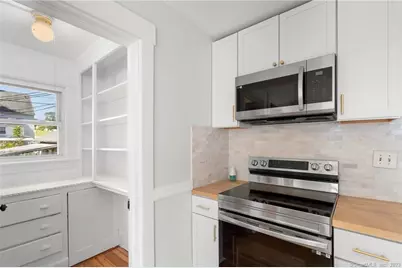 22 Sycamore Lane, Waterbury, CT 06705 - Photo 18