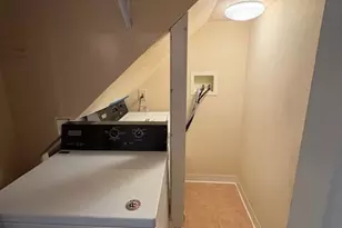 31 Sutton Pl, Bloomfield, CT 06002 - Photo 14