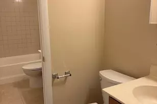 31 Sutton Pl, Bloomfield, CT 06002 - Photo 22