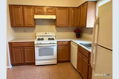 31 Sutton Place #31, Bloomfield, CT 06002 - Photo 6