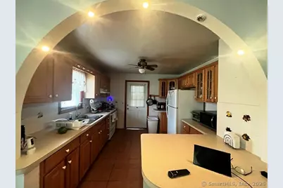 142 Palm Street, Bridgeport, CT 06610 - Photo 4