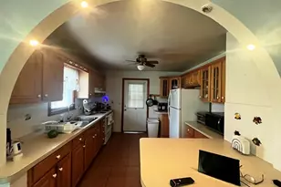 142 Palm St, Bridgeport, CT 06610 - Photo 4