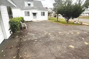 142 Palm St, Bridgeport, CT 06610 - Photo 16