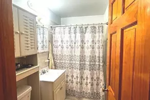 142 Palm St, Bridgeport, CT 06610 - Photo 10