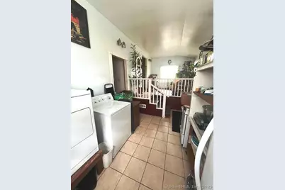 142 Palm Street, Bridgeport, CT 06610 - Photo 12