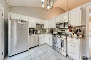 42 Schoolhouse Crossing, Wethersfield, CT 06109 - Photo 6