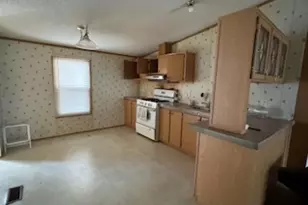 44 Norwich Ave, Norwich, CT 06360 - Photo 6