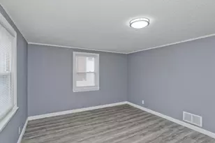 39 Wade Ave, Bloomfield, CT 06002 - Photo 4