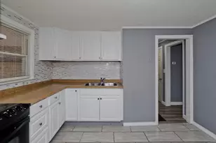 39 Wade Ave, Bloomfield, CT 06002 - Photo 10