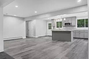 84 Connecticut Ave, Newington, CT 06111 - Photo 12