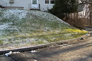 37 Whittlesey Dr, Bethel, CT 06801 - Photo 2