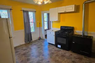 67 Fox St, Waterbury, CT 06708 - Photo 2