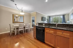 1 King Philip Dr, West Hartford, CT 06117 - Photo 8