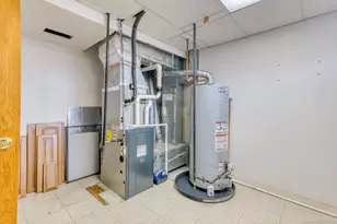 592 Mountain Rd, West Hartford, CT 06117 - Photo 38