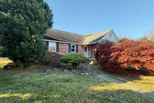 144 General Patton Dr, Naugatuck, CT 06770 - Photo 2