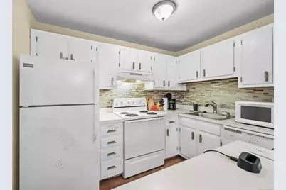 60 Rambling Brook Lane #APT C8, Glastonbury, CT 06033 - Photo 8