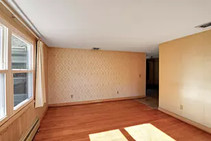 11 Carpet St, Enfield, CT 06082 - Photo 2