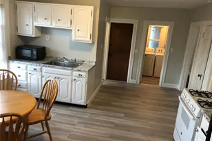 19 Oak St, New Britain, CT 06051 - Photo 2