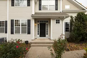 49 Park Pl Cir, West Hartford, CT 06110 - Photo 2