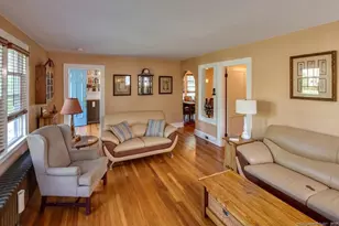 32 Yale Ave, Middlebury, CT 06762 - Photo 4