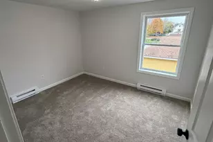 34 Pleasant St, Plainfield, CT 06374 - Photo 10