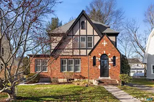 157 Four Mile Rd, West Hartford, CT 06107 - Photo 2