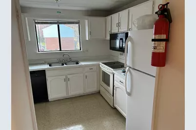 618 Blackstone Village #618, Meriden, CT 06450 - Photo 6