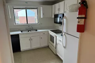 618 Blackstone Vlg, Meriden, CT 06450 - Photo 6