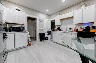 102 Thomaston St, Hartford, CT 06112 - Photo 28