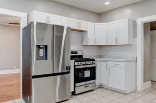 102 Thomaston St, Hartford, CT 06112 - Photo 16