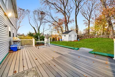 65 Clearview Drive, Bridgeport, CT 06606 - Photo 6