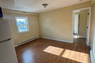 422 Main St, East Haven, CT 06512 - Photo 2