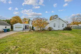 68 Clark Ln, Waterford, CT 06385 - Photo 2