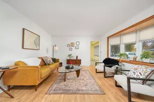 16 Thornton Dr, Newington, CT 06111 - Photo 4