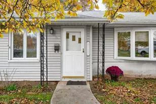 16 Thornton Dr, Newington, CT 06111 - Photo 2