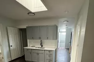 185 Maple St, New Britain, CT 06051 - Photo 1