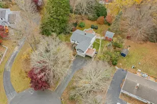 25 Marion Dr, East Lyme, CT 06333 - Photo 28