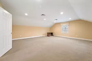 350 Maple Oak Dr, Stratford, CT 06614 - Photo 26